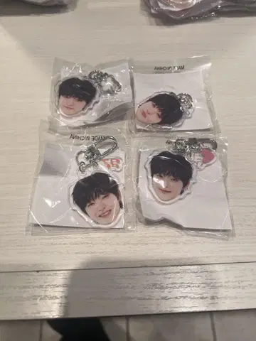 TREASURE 지훈 얼굴 아크릴 키링 희로애락 컴플리트 캡슐 토이