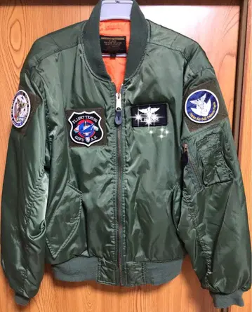 FLIGHT JACKET L 사이즈 올리브 그린 패치는 붙지 않습니다