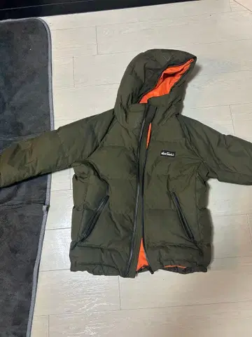 와일드 띵스 XLARGE 올리브 그린 다운 자켓 M