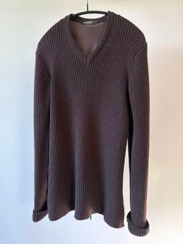 닐바렛 이소재 니트 블라우스