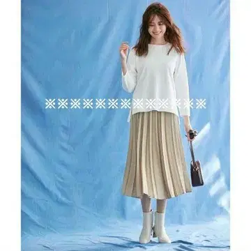 23구 새상품 랜덤 플리츠 스커트 베이지 38