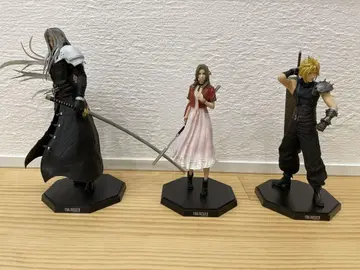 FFVII REMAKE 출시 기념 제일복권 세피로스 피규어 세트