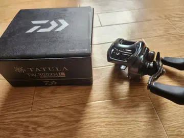 타투라 TW 300XHL 왼쪽 핸들 베이트 릴