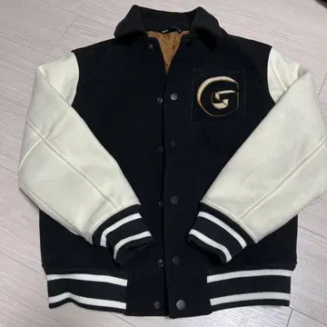 ZARA 바시티 자켓 G 로고 M 사이즈 블랙/화이트