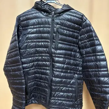 patagonia 블랙 다운 자켓 후드 부착