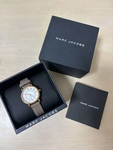 MARC JACOBS 아날로그 시계 골드/브라운