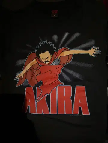 AKIRA 캐릭터 T셔츠 블랙