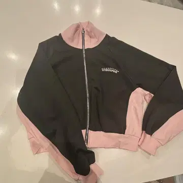 atmospink 트랙 자켓