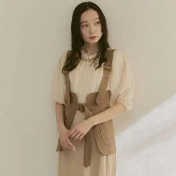 벨트 포함 레이어드 베스트 moi tytto