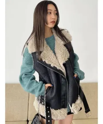 페이크 무트 롱 베스트