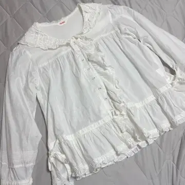 핑크하우스 세일러 카라 프릴 사용 블라우스