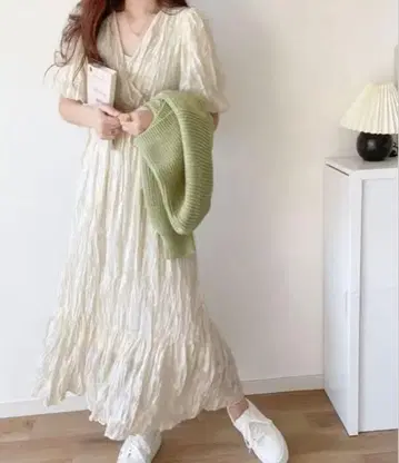 시어 자카드 꽃무늬 크링클 원피스 아이보리
