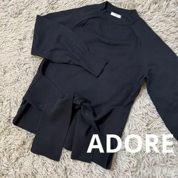 ADORE (어도어) 프론트 리본 캐시미어 코튼 니트 블랙
