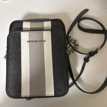 MICHAEL KORS 스트라이프 숄더백