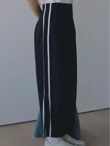 마노프 클라네 더블 라인 타이트 롱 스커트 아디다스 애로우즈 쉽스 빔즈