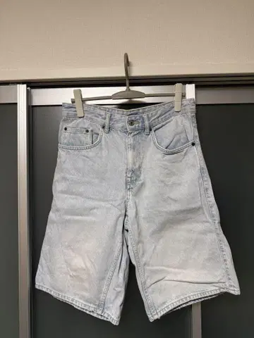 ZARA 데님 숏팬츠 사이즈 30 라이트 블루