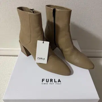 FURLA 부츠