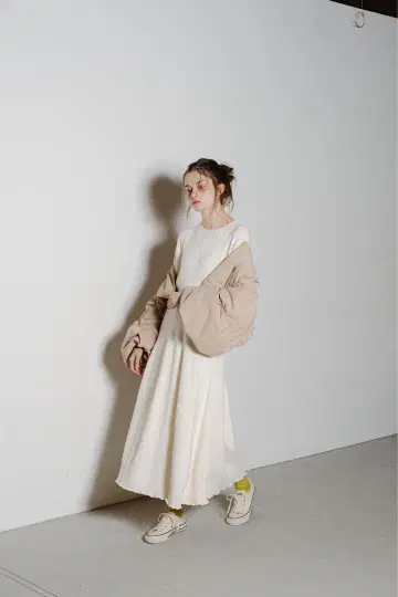 PINUE 셔링 슬리브 블루종 ( BEIGE )