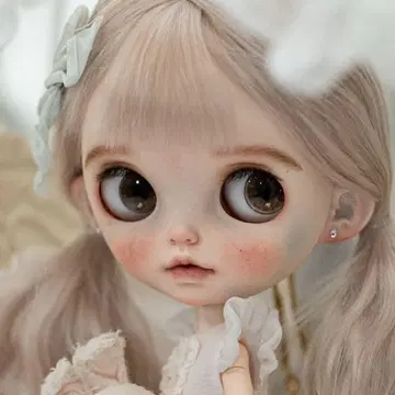 커스텀 브라이스 해외 작가 내추럴 사랑스러운 매력적인 예쁜 미인