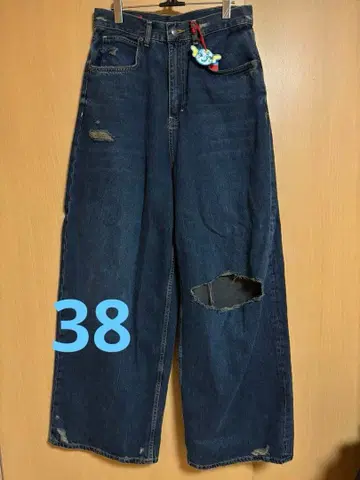 38 ZARA HARRY LAMBERT 데미지 가공 배기 핏 청바지