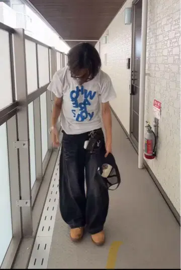 다크 블루 와이드 데님 팬츠