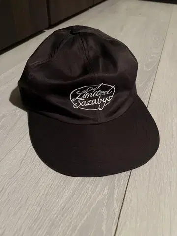 04Limited Sazaby 블랙 캡