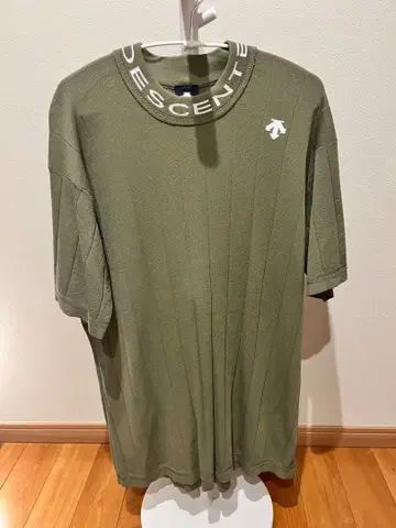 DESCENTE 올리브색 L 사이즈 셔츠