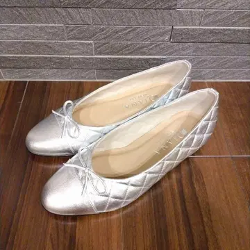 [ 미사용 새상품 ] 다이애나 WELLFIT 22.5cm