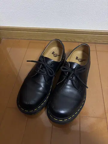 닥터마틴 3홀 24.0cm