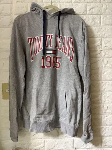 TOMMY JEANS 후드티 1985 그레이