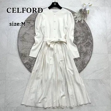 새상품급 [ CELFORD ] 크리스탈 플리츠 니트 원피스 아이보리 38
