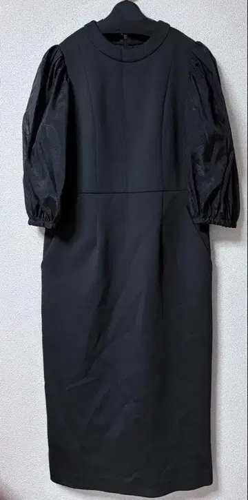 23구 블랙 퍼프 슬리브 타이트 원피스 관혼상제 온워드 빅