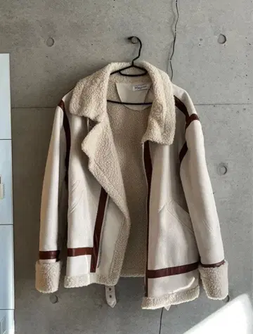 아이보리 숏 자켓