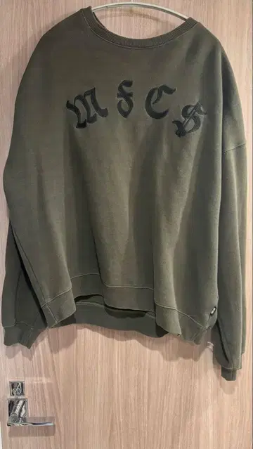 MFC 자수 로고 크루넥 트레이닝복 올리브