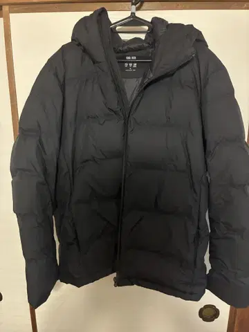 UNIQLO 블랙 심리스 다운 자켓 XL