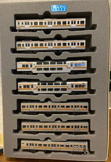 KATO 10-168 211계 직류 근교형 기차