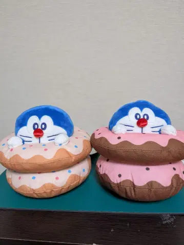 도라에몽 도넛 봉제 인형