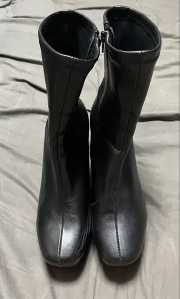 블랙 플랫폼 힐 부티