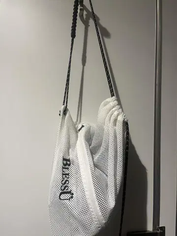 BlessU 메쉬 백팩 화이트
