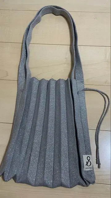 JOSEPH&STACEY 조셉&스테이시 백 실버 M 사이즈