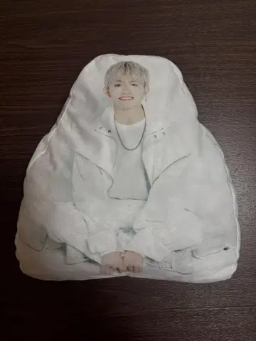 INI x 후류 프라이스 다이컷 쿠션 타지마 쇼고