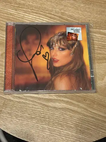 THE LIFE OF A SHOWGIRL CD 사인 PHOTO14