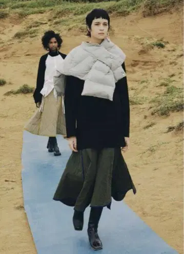 UN3D. 퀼팅 레이어드 원피스