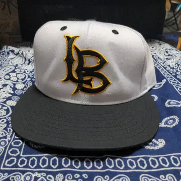 롱비치 LB 로고 캡 화이트 블랙