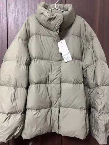 택 포함 새상품 UNIQLO 파우더 소프트 다운 자켓 M 올리브