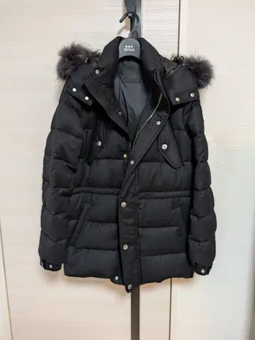 [ 새상품급 ] TATRAS 블랙 다운 자켓