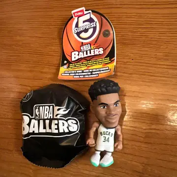 NBA Ballers 야니스 아데토쿤보 피규어