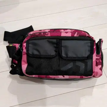 DAIWA 힙백 핑크 카모플라주