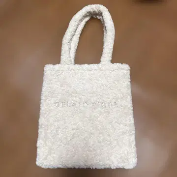 젤라또피케 토트백 퍼 새상품급 아이보리색 복슬복슬 백