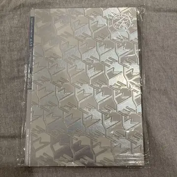 계속 한밤중이면 좋을 텐데. LIVE PHOTO BOOK